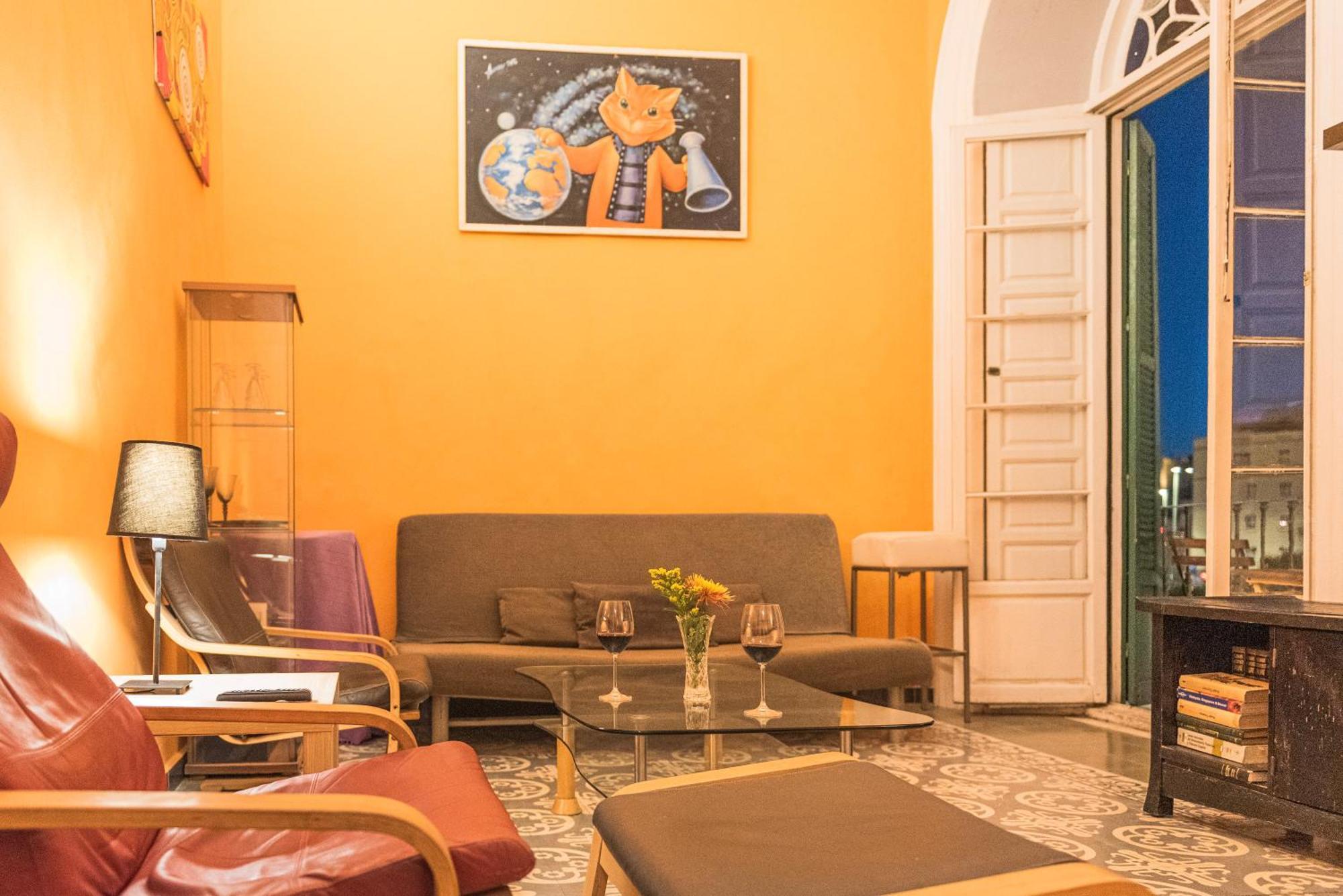 Private Rooms In Historic Building On The Square Malaga Exterior photo